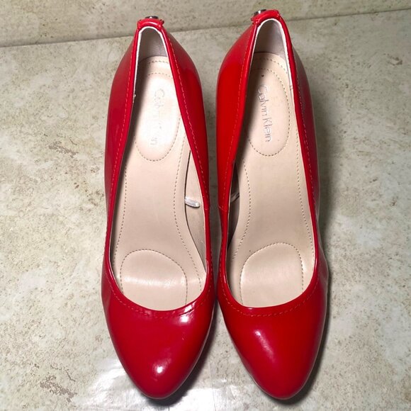Calvin Klein Red Patent WHINNIE Pumps Size 8 High Heels Elegant Celebration - Picture 10 of 10
